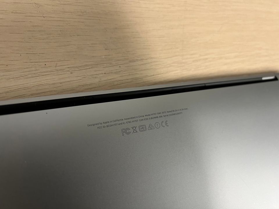 Macbook Pro 15in Mid 2016 - i7 16GB Ram / RadeonPro 460 4GB / 1TB | SN:TF1